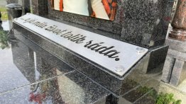skleněný náhrobek, epitafní skleněná deska, skleněná deska na hrob, fotografie na hrob ze skla, skleněný pomník skleněný náhrobek, epitafní skleněná deska, skleněná deska na hrob, fotografie na hrob ze skla, skleněný pomník