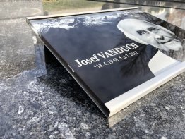 skleněný náhrobek, epitafní skleněná deska, skleněná deska na hrob, fotografie na hrob ze skla, skleněný pomník skleněný náhrobek, epitafní skleněná deska, skleněná deska na hrob, fotografie na hrob ze skla, skleněný pomník
