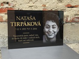 skleněný náhrobek, epitafní skleněná deska, skleněná deska na hrob, fotografie na hrob ze skla, skleněný pomník skleněný náhrobek, epitafní skleněná deska, skleněná deska na hrob, fotografie na hrob ze skla, skleněný pomník