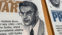skleněná pamětní deska, pamětní deska ze skla, fotografie na skle, epitafní deska ze skla