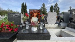 skleněný náhrobek, epitafní skleněná deska, skleněná deska na hrob, fotografie na hrob ze skla, skleněný pomník skleněný náhrobek, epitafní skleněná deska, skleněná deska na hrob, fotografie na hrob ze skla, skleněný pomník