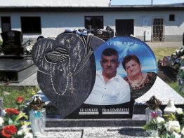 skleněný náhrobek, epitafní skleněná deska, skleněná deska na hrob, fotografie na hrob ze skla skleněný náhrobek, epitafní skleněná deska, skleněná deska na hrob, fotografie na hrob ze skla
