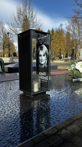 Lucerna s tváří v kombinaci čiré sklo / komaxit / nerez XL