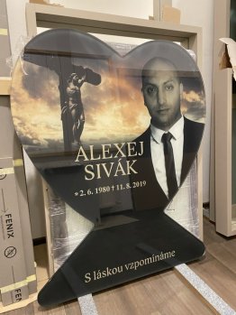 skleněný náhrobek, epitafní skleněná deska, skleněná deska na hrob, fotografie na hrob ze skla skleněný náhrobek, epitafní skleněná deska, skleněná deska na hrob, fotografie na hrob ze skla