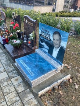 skleněný náhrobek, epitafní skleněná deska, skleněná deska na hrob, fotografie na hrob ze skla skleněný náhrobek, epitafní skleněná deska, skleněná deska na hrob, fotografie na hrob ze skla