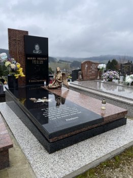 skleněný náhrobek, epitafní skleněná deska, skleněná deska na hrob, fotografie na hrob ze skla, skleněný pomník, sklená náhrobní deska skleněný náhrobek, epitafní skleněná deska, skleněná deska na hrob, fotografie na hrob ze skla, skleněný pomník, sklená náhrobní deska