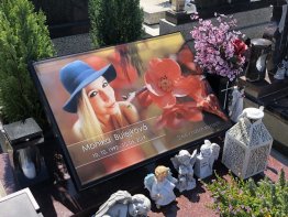 skleněný náhrobek, epitafní skleněná deska, skleněná deska na hrob, fotografie na hrob ze skla, skleněný pomník skleněný náhrobek, epitafní skleněná deska, skleněná deska na hrob, fotografie na hrob ze skla, skleněný pomník