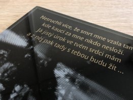 skleněný náhrobek, epitafní skleněná deska, skleněná deska na hrob, fotografie na hrob ze skla, skleněný pomník skleněný náhrobek, epitafní skleněná deska, skleněná deska na hrob, fotografie na hrob ze skla, skleněný pomník